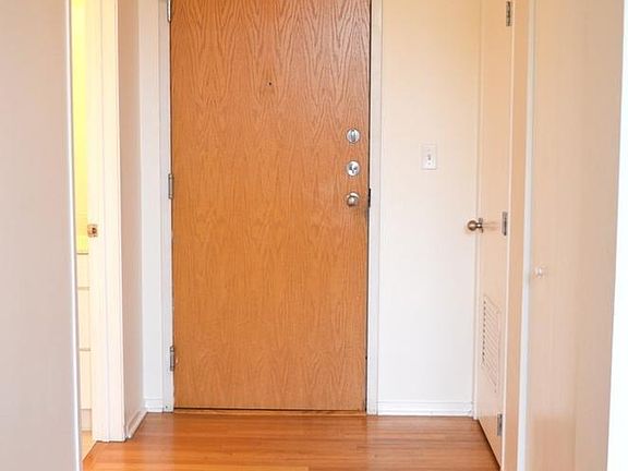 3rd image of 903 S Kedzie Ave #1618