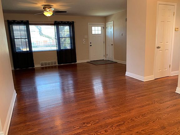 5th image of 10711 Winthrop Ct