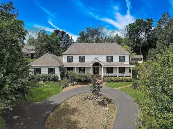 1165 Gray Fox Holw, Brookfield, WI 53045