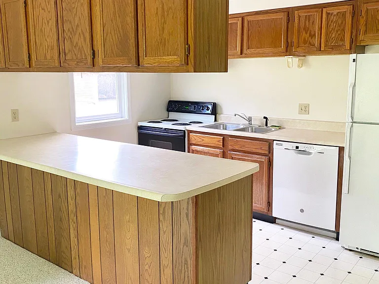 25 Baycrest Dr #601 — Photo 6