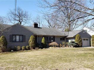 27 Oxford Rd, White Plains, NY 10605