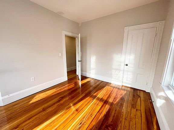 5th image of 109 Buttonwood St #2