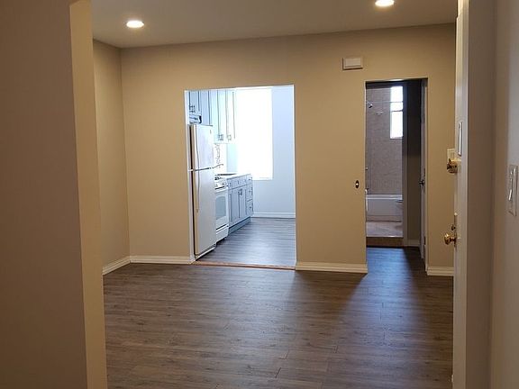 3rd image of 3423 41st St APT 3L