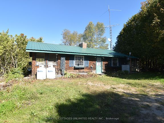 3rd image of 1031 Lookout Hill Rd