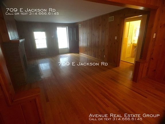 3rd image of 709 E Jackson Rd