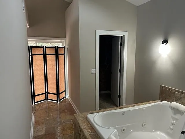 Cedarcreek Ln — Photo 32