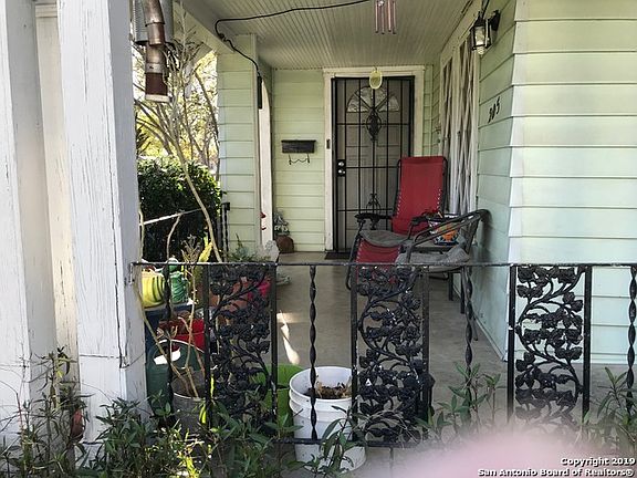 4th image of 205 Hot Wells Blvd
