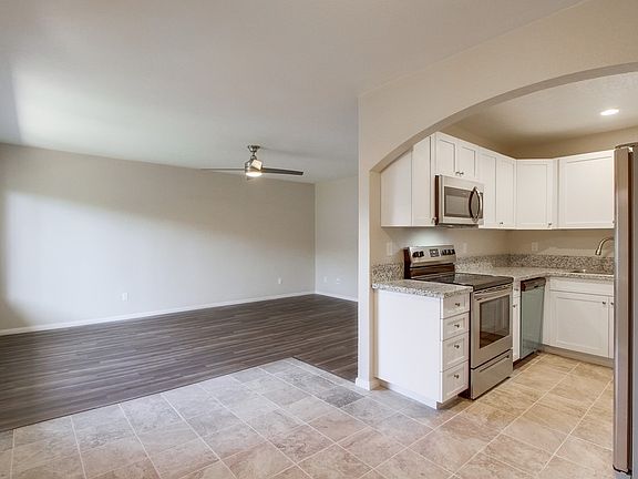 5th image of 3215 44th St Unit 20