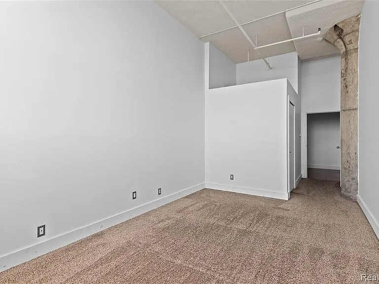 6533 E Jefferson Ave #604 — Photo 23