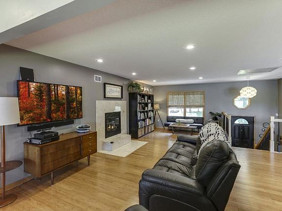 4th image of 1452 Janett Ave NE