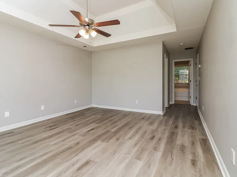2249 June Ct SW — Photo 14