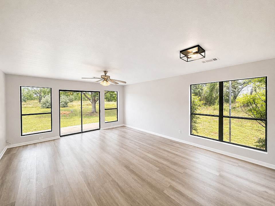 1st image of 210 Skyline Dr #A