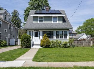 11 Mayo Ave, Needham, MA 02492