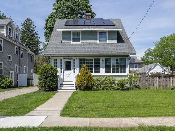 11 Mayo Ave, Needham, MA 02492