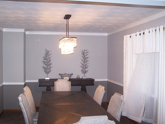 3rd image of 411 Bulwer St