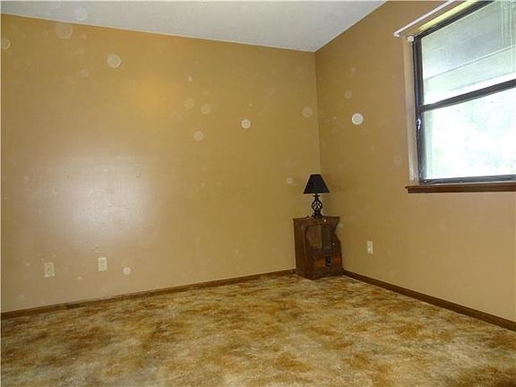 5th image of 101 N Main St