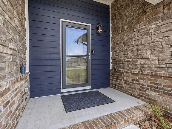 5th image of 520 N Stella Court