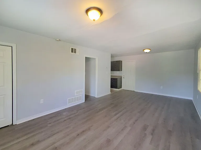 310 Lincoln St SW — Photo 9