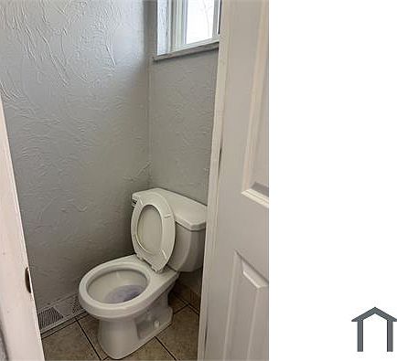 5th image of 23930 Banbury Cir #9