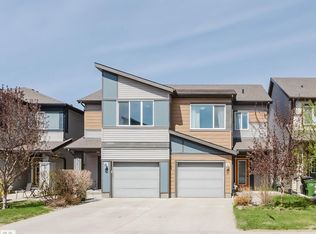 2082 Price Lndg SW, Edmonton, AB T6W 3W1