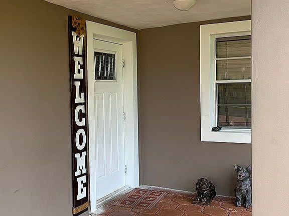 4th image of 515 NW 179th St