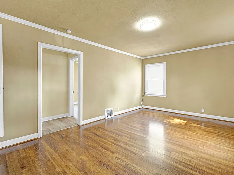 2815 Francis St — Photo 4