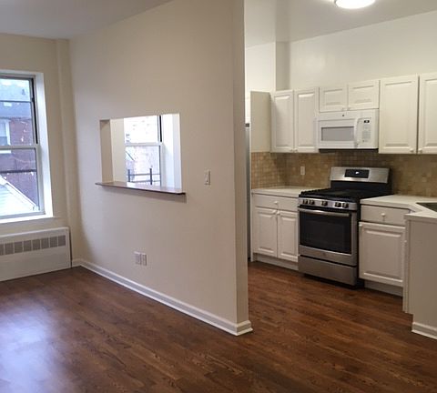 2nd image of 110-13 Jamaica Ave #2