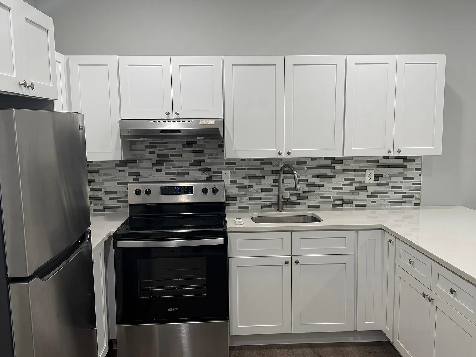 1 bed, $1,636 — Photo 4