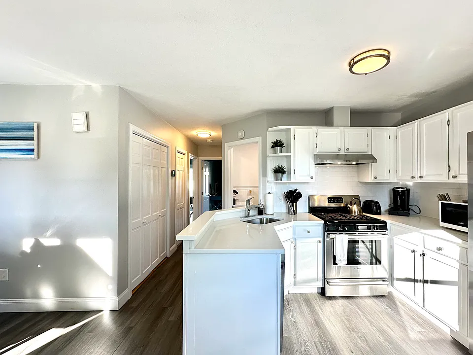 90 Wolcott Ave #1