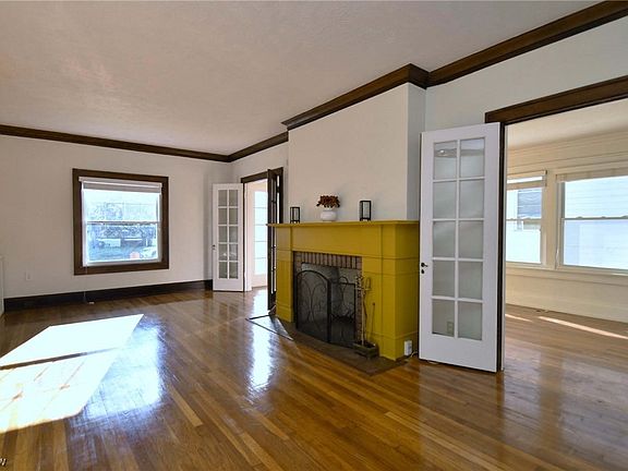 4th image of 1382 Edendale St
