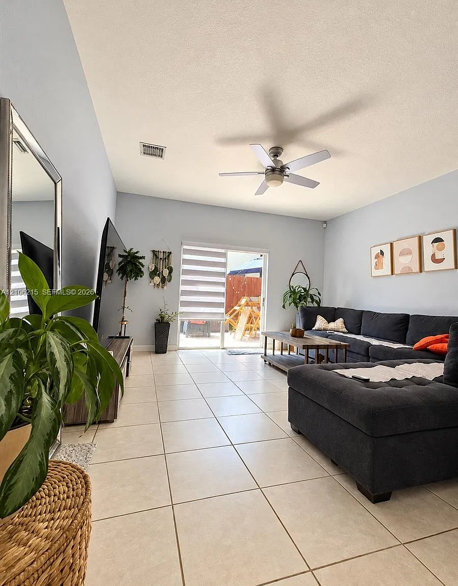 Keys Gate Residential — Photo 4