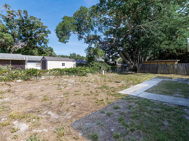 1041 Jadewood Ave — Photo 21