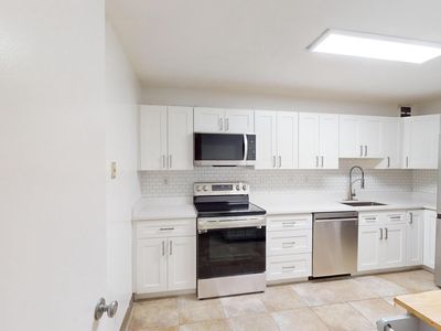 307 Yoakum Pkwy APT 203, Alexandria, VA, 22304