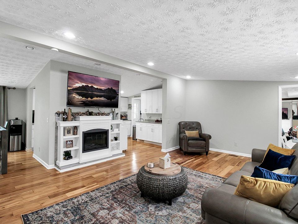 1st image of 13040 Cherry Ln