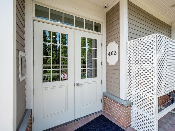 402 Main St #3