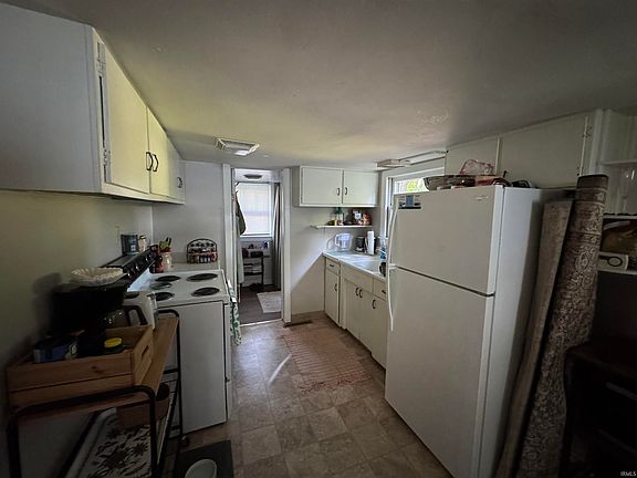4th image of 1101 S Dunn St