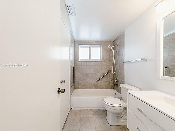4th image of 8101 Camino Real #C-303