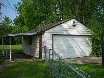 2nd image of 3325 Shadyview Rd