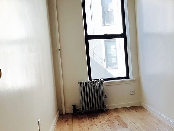 5th image of 80 Mulberry St APT 27