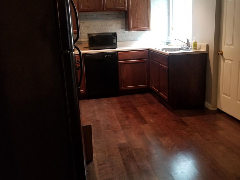 1st image of 124 W 6th St APT D