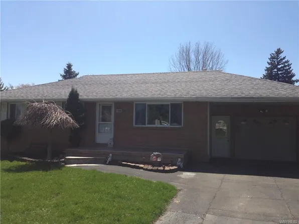 5427 Lake Ave, Orchard Park, NY 14127