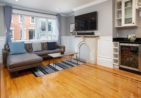 5th image of 6 Essex St