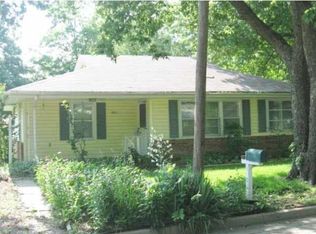 1801 John St, Winfield, KS 67156