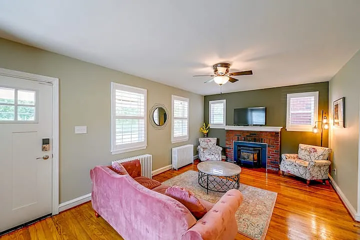 3 bed, 2.5 bath, 1775 sqft, $3,200 — Photo 4