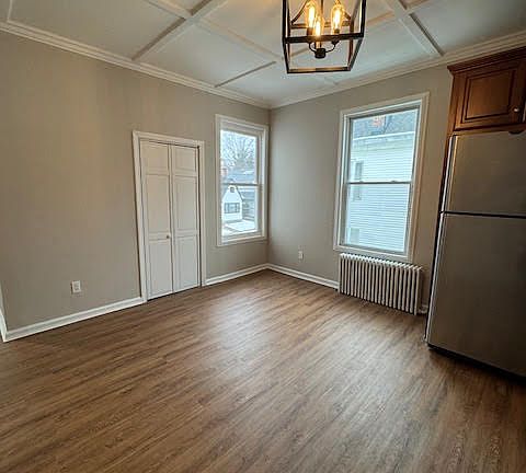 3rd image of 146 Godwin Ave Floor 2