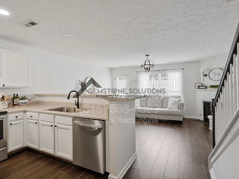 7111 Lenox Village Dr — Photo 9