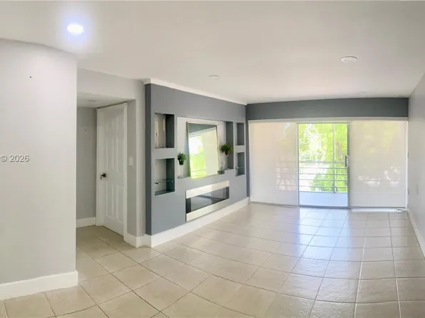 4255 N University Dr APT 304, Sunrise, FL 33351