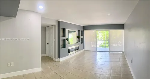 4255 N University Dr #304 Photo 1