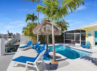 471 10th St, Key Colony Beach, FL 33051