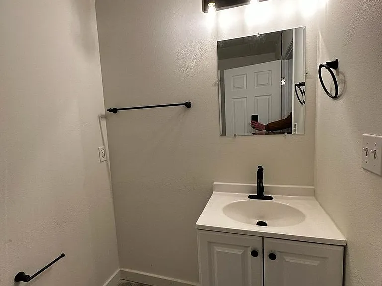 Apartments in the HEart of downtown Bozeman! — Photo 14